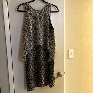 Cute one piece dress very flattering on